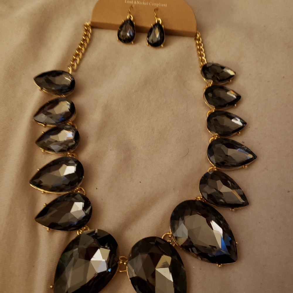 Stunning Substantial Smoky Gray Rhinestone Necklace Earrings Set